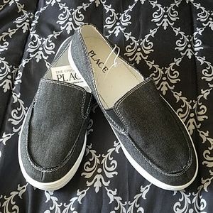 Boys Size 2y Slip Ons